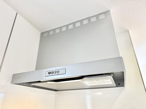 ■フードに覆われている為、匂いが換気扇に誘導され、効率的に排煙ができます