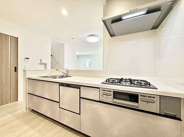 ■シンプルで機能的、毎日使いやすいキッチン