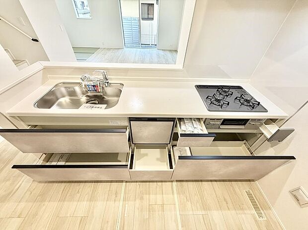 ■家族の絆を深める、温もりのあるキッチン