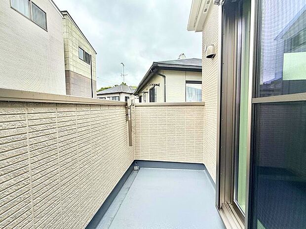 ■ 自然を身近に感じる、開放的なバルコニー