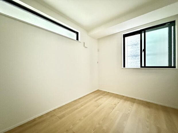 ■シンプルな空間で、収納付きベッドやデスクなど、多機能な家具を活用しやすいです