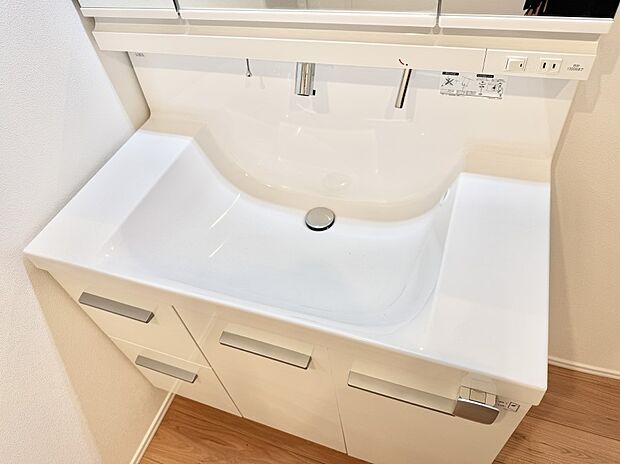 ■手洗いや顔を洗う時も快適に使える便利なシャワー