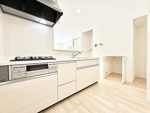 ■シンプルで機能的、毎日使いやすいキッチン