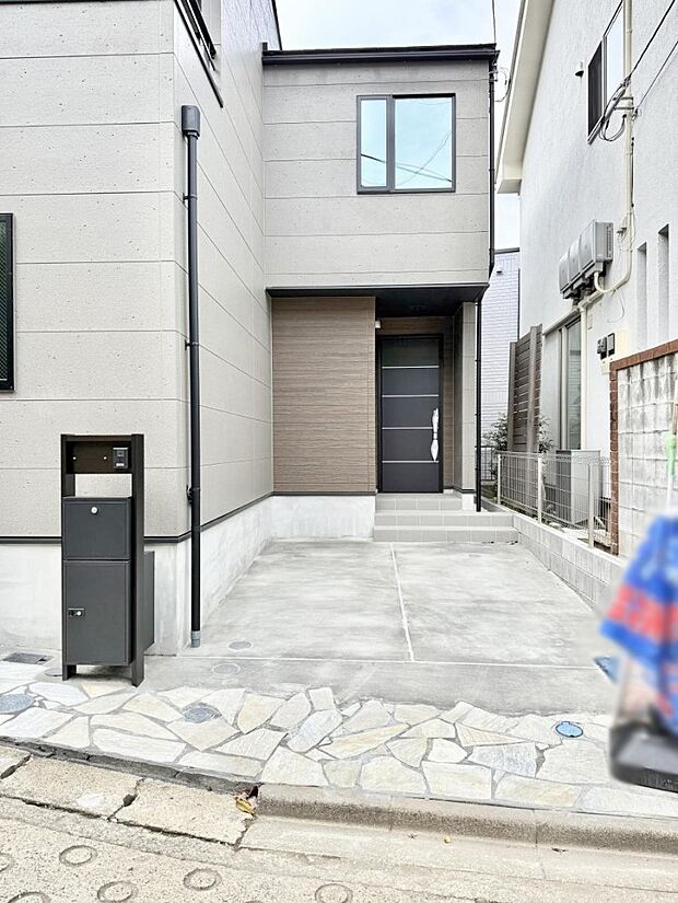 ■ 心地よい暮らしへとつながる、温かい玄関