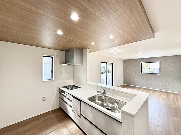 ■家族の絆を深める、温もりのあるキッチン