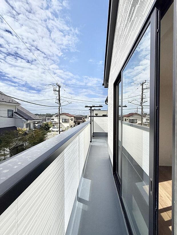 ■ 季節の移ろいを感じられる開放的な空間です