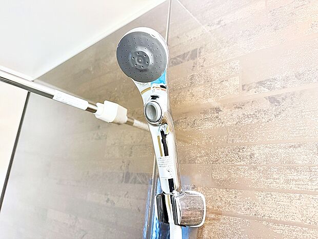 ■手元で簡単に止水できるため、水の無駄遣いを減らすことができます。  