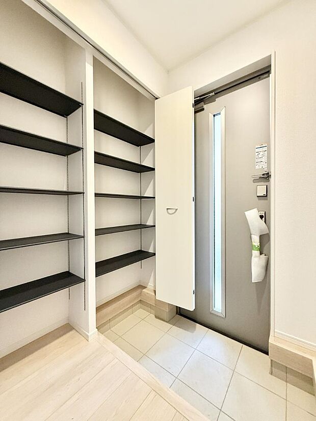 ■ ここから始まる一日、すっきり整った玄関