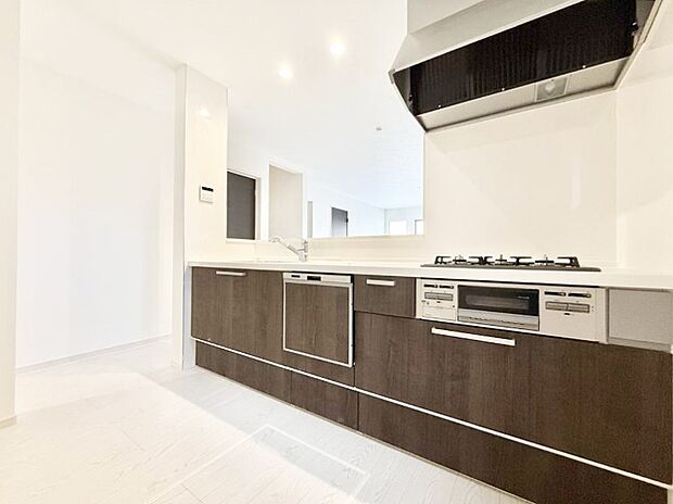 ■シンプルで機能的、毎日使いやすいキッチン