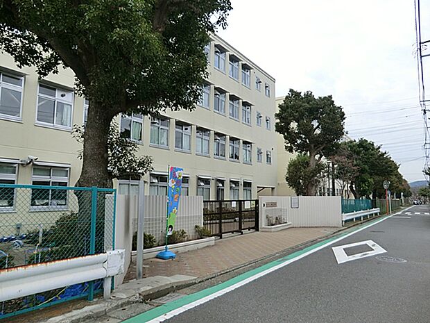 小学校 1120m 横浜市立上郷小学校