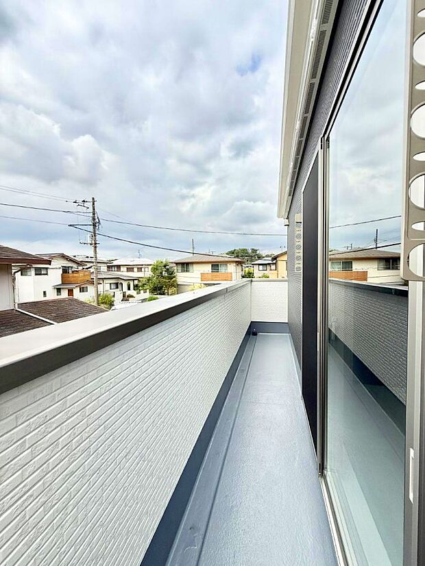 ■ 季節の移ろいを感じられる開放的な空間です