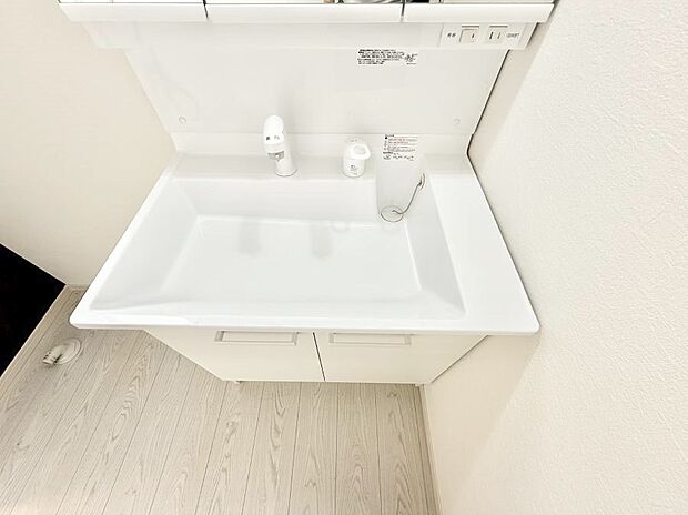 ■手洗いや顔を洗う時も快適に使える便利なシャワー