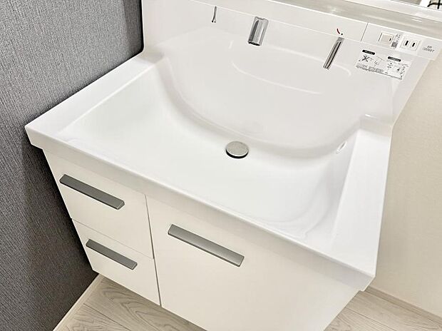 ■手洗いや顔を洗う時も快適に使える便利なシャワー