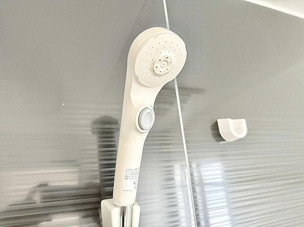 ■手元で簡単に止水できるため、水の無駄遣いを減らすことができます。