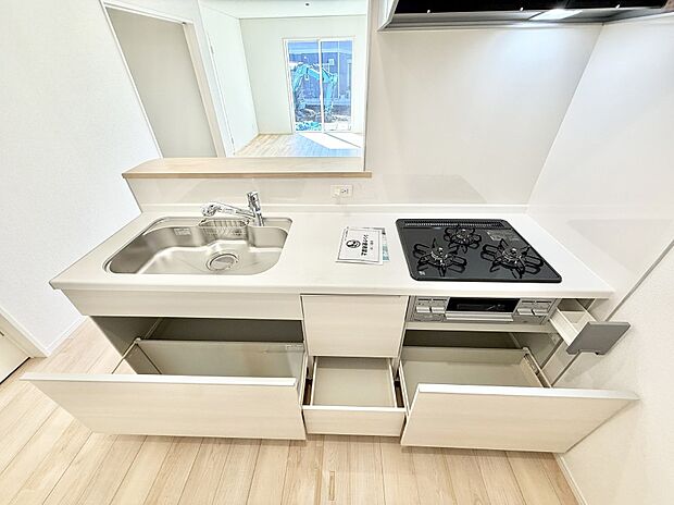 ■シンプルで機能的、毎日使いやすいキッチン