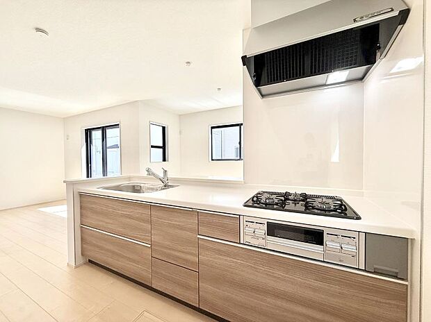 ■シンプルで機能的、毎日使いやすいキッチン