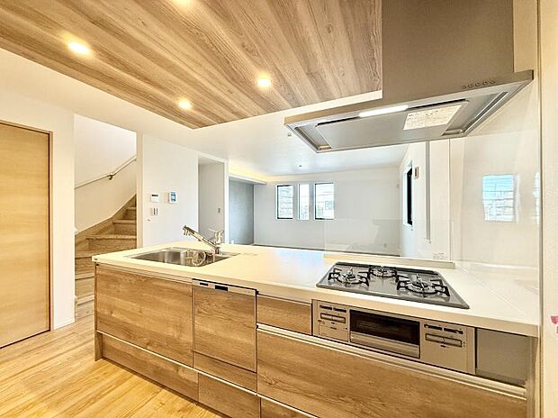 ■シンプルで機能的、毎日使いやすいキッチン