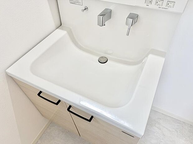 ■手洗いや顔を洗う時も快適に使える便利なシャワー