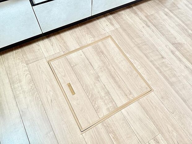 ■季節物など簡単に収納でき便利