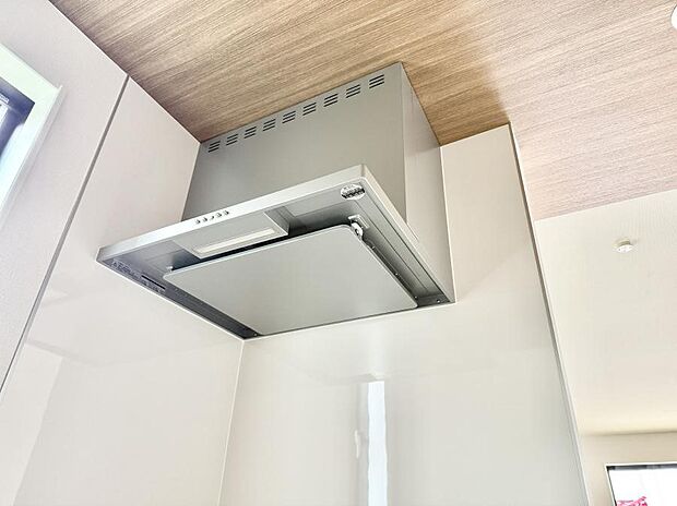 ■フードに覆われている為、匂いが換気扇に誘導され、効率的に排煙ができます