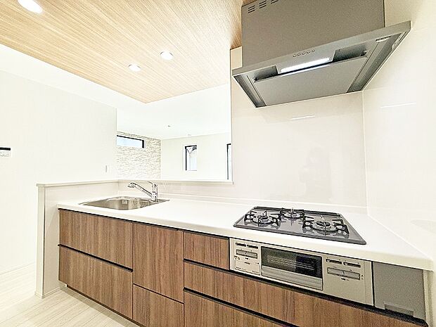 ■家族の絆を深める、温もりのあるキッチン