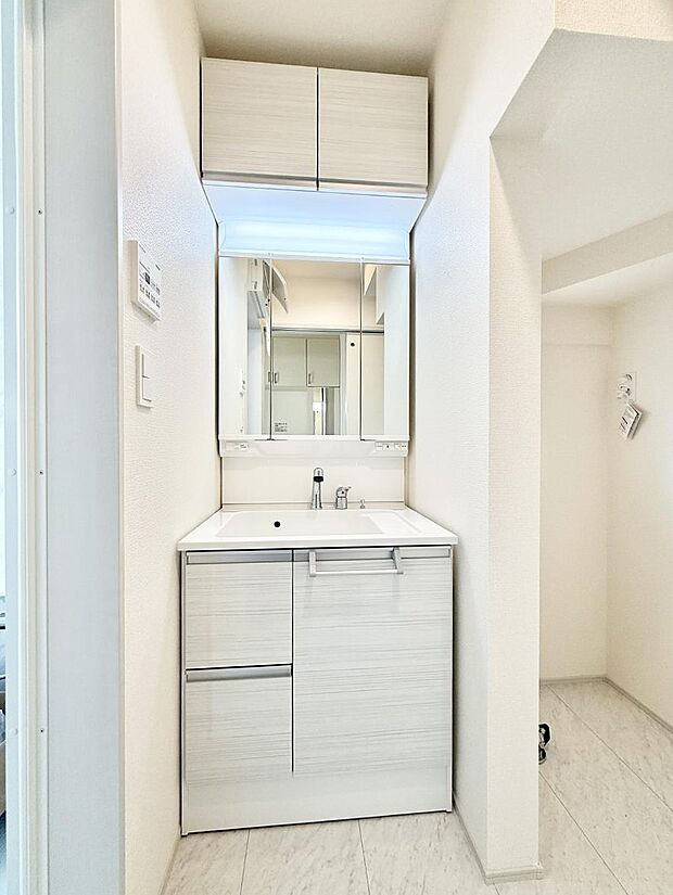 ■明るい洗面所は毎朝の歯磨きも楽しくできちゃいそうです♪