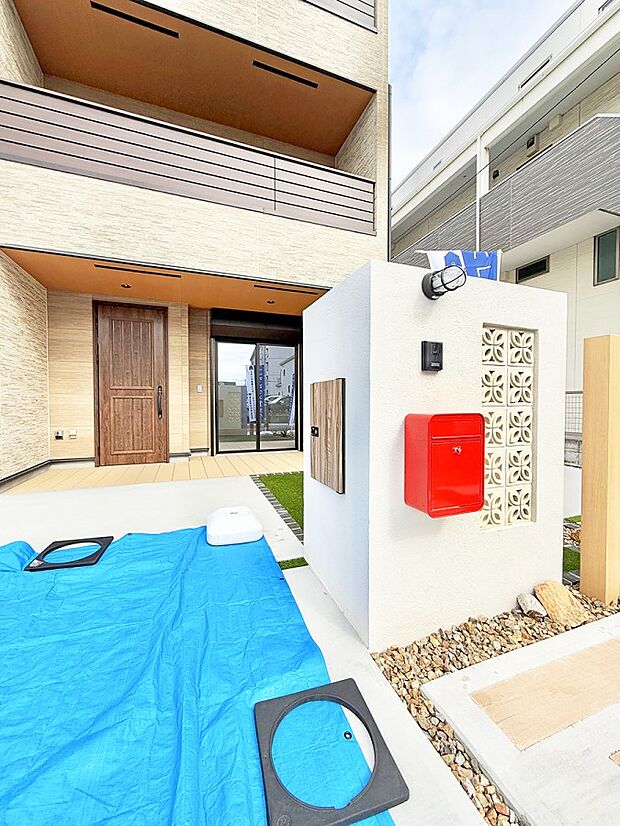 ■ 家族とゲストをやさしく迎える、心温まる玄関