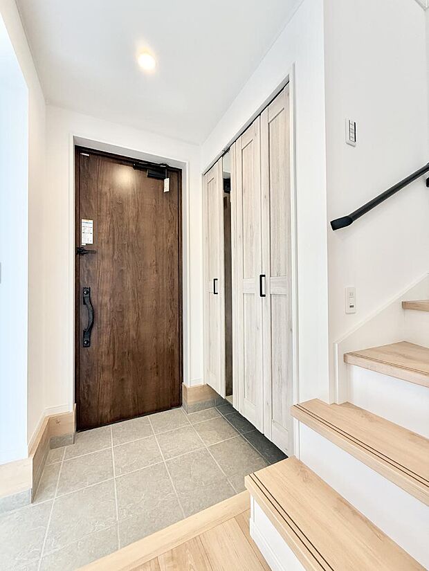 ■窮屈さを感じさせない広々玄関！  