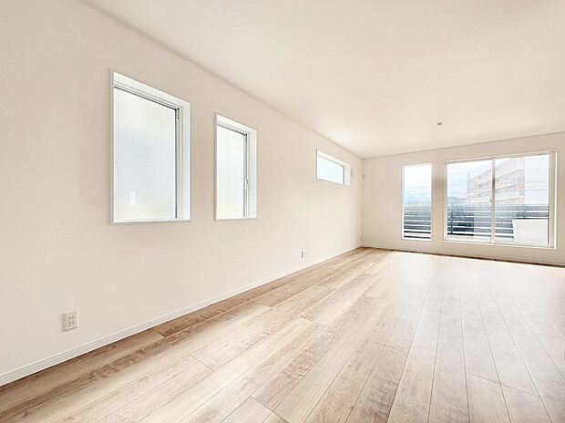 ■白を基調としたリビングはどんなインテリアにもマッチします