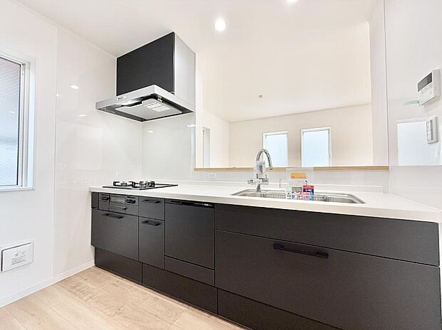 ■シンプルで機能的、毎日使いやすいキッチン