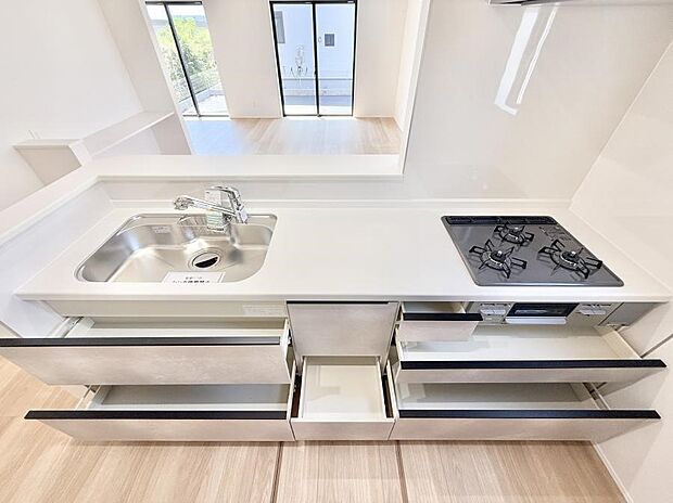 ■家族の絆を深める、温もりのあるキッチン