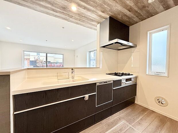 ■会話が深まる対面キッチン!家族との会話がはずみます