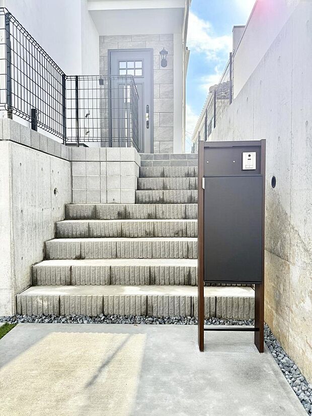 ■家族が笑顔で集まる温かな住まい