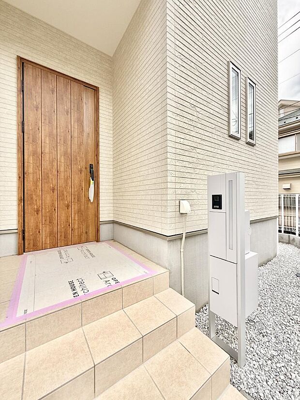 ■ 心地よい暮らしへとつながる、温かい玄関