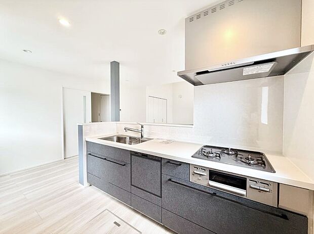 ■シンプルで美しく心地よい時間を生むキッチン空間