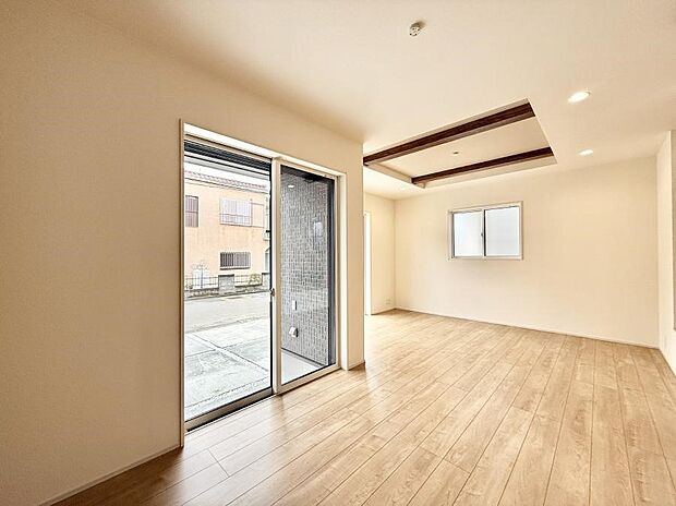 ■陽ざしが射し込む明るいLDKは家族でのんびり寛げます