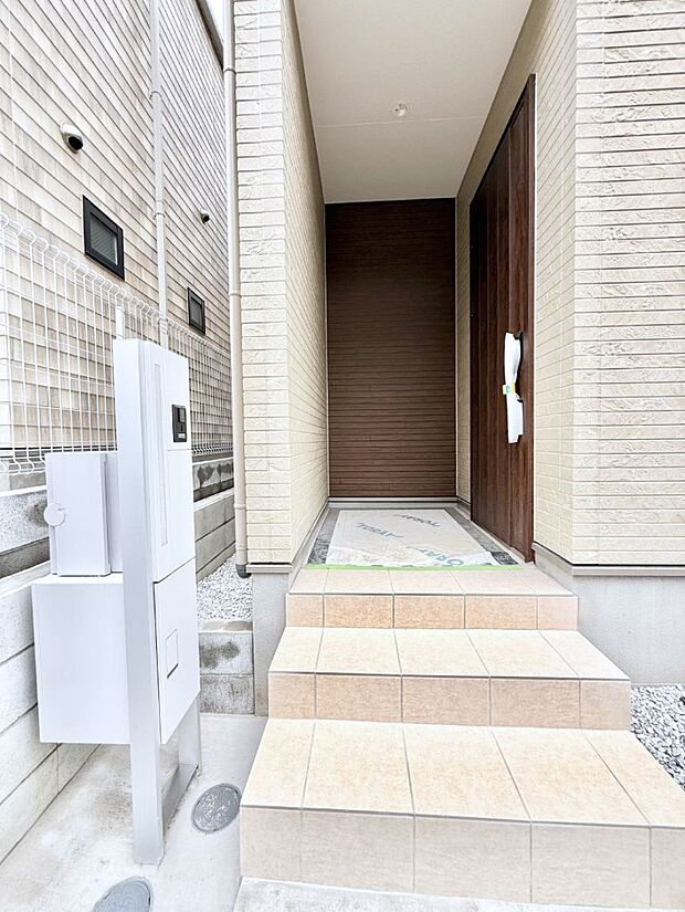 ■ 家族とゲストをやさしく迎える、心温まる玄関