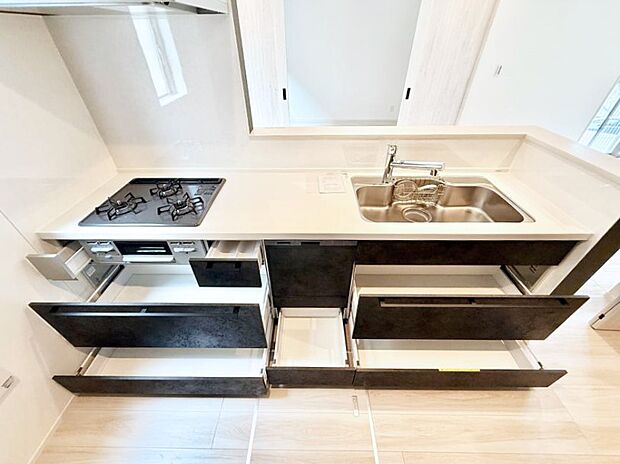 ■美味しい時間が生まれる、笑顔あふれるキッチン