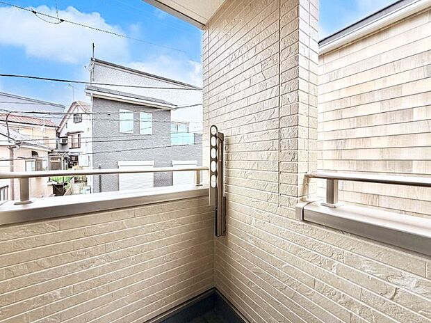 ■ 自然を身近に感じる、開放的なバルコニー