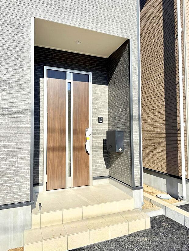 ■ 心地よい暮らしへとつながる、温かい玄関