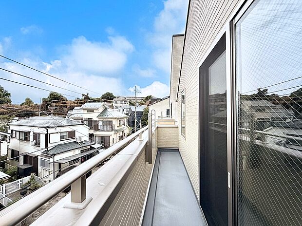 ■ 季節の移ろいを感じられる開放的な空間です