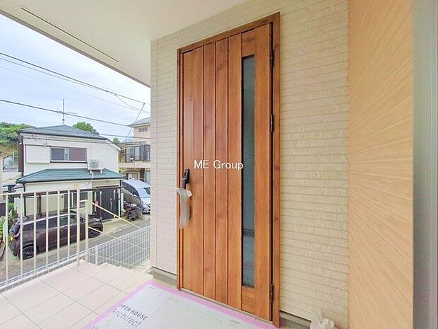 ■ シンプルで美しく、住まいの第一印象を彩る玄関です