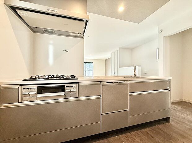 会話が深まる対面キッチン！家族との会話がはずみます  