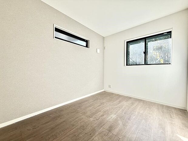 2面採光で明るい居室！  