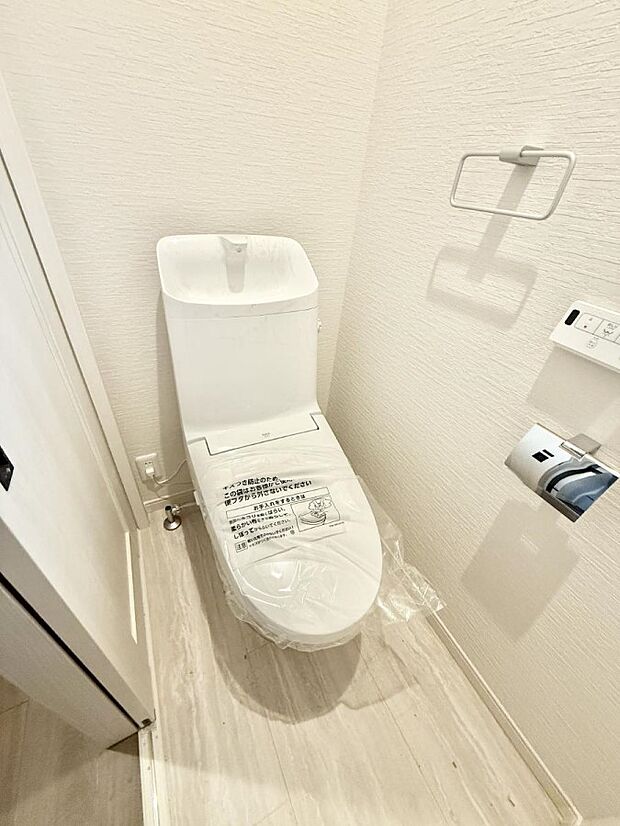 明るく清潔感溢れるトイレ  