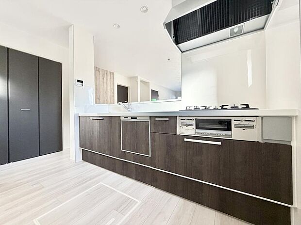 ■シンプルで美しく心地よい時間を生むキッチン空間