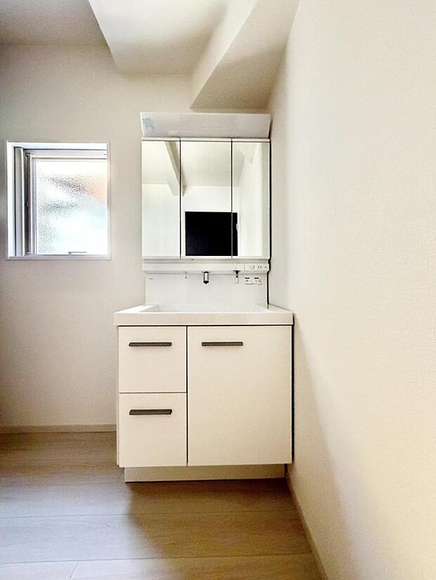 ■明るい洗面所は毎朝の歯磨きも楽しくできちゃいそうです♪