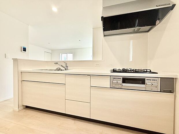 ■シンプルで機能的、毎日使いやすいキッチン