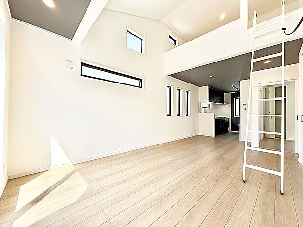 ■心落ち着く場所、ゆったり過ごせるリビング