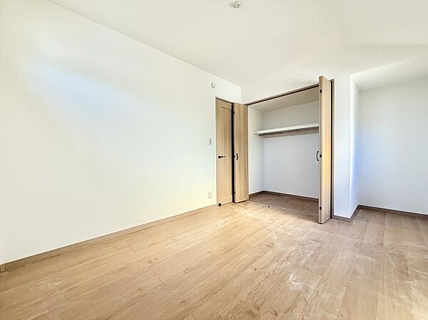 2号棟  ■読書や趣味リモートワークなどさまざまな用途に対応できる柔軟さがあります